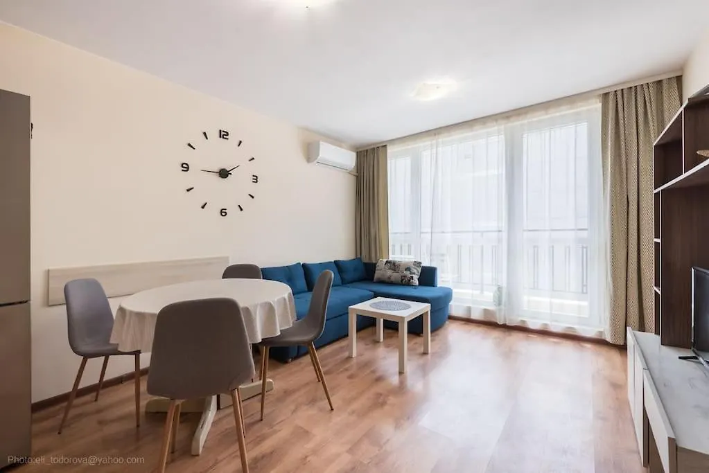Bright Place Next To Grand Mall Varna 0*,  Bulharsko